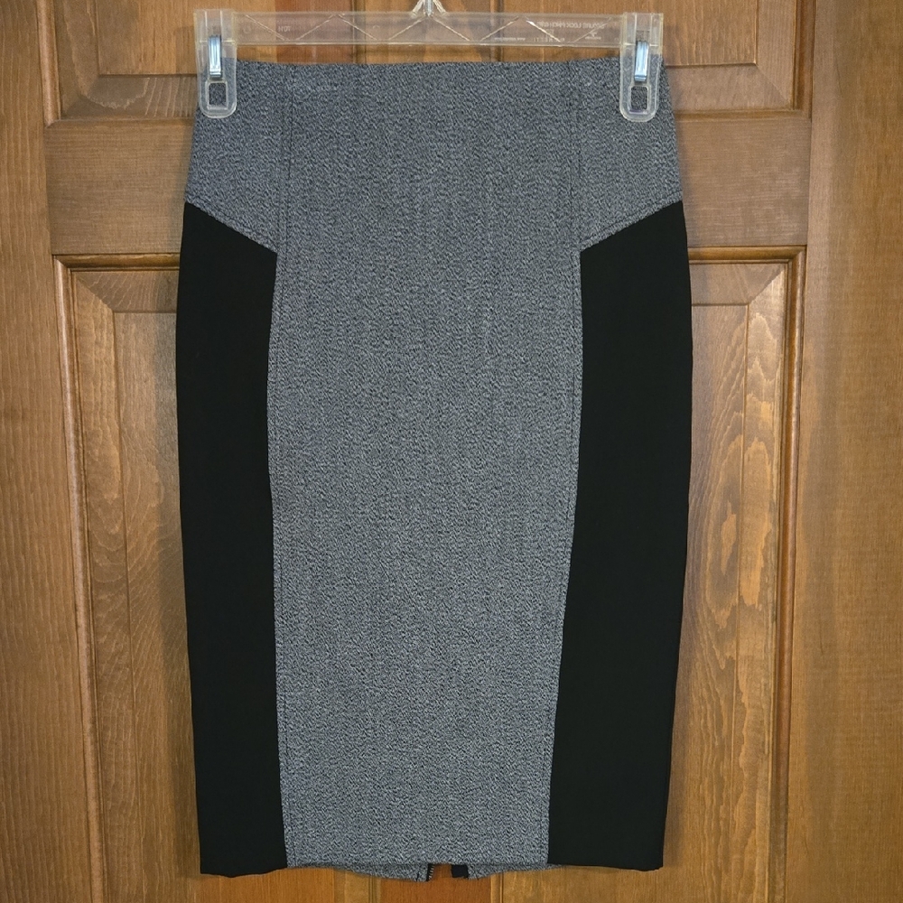 Express Gray and Black Pencil Skirt Size 2. Zipper Up The Back